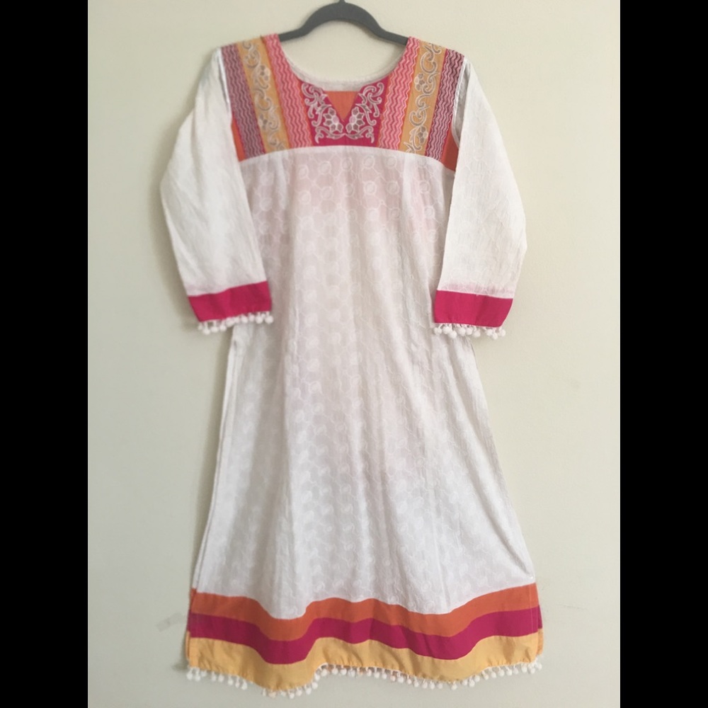 Pakistan Indian embroidered chickenkari suit